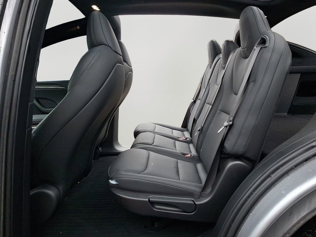 Used 2024 Tesla Model X image 7