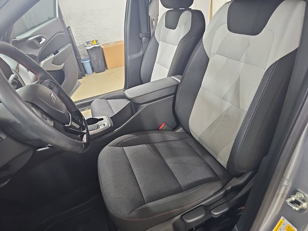 Certified 2024 Chevrolet Trax RS w/ Driver Confidence Package FWD image 18