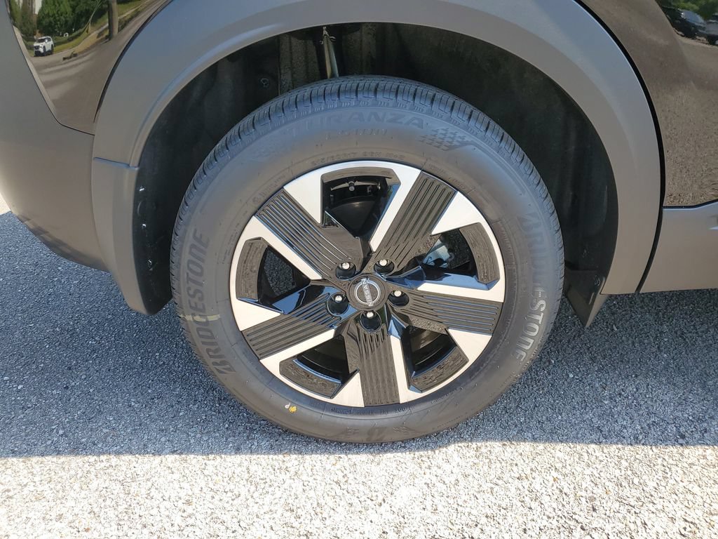 New 2026 Nissan Kicks SV w/ Cold Weather Package AWD/4WD image 5