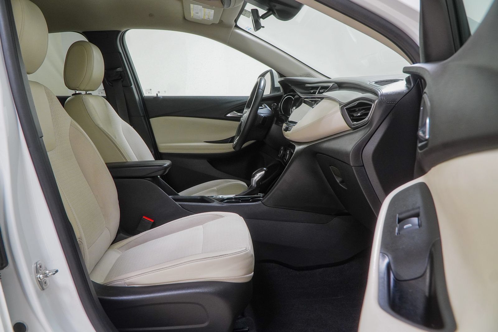Used 2021 Buick Encore GX Preferred w/ Cold Weather Comfort Package AWD/4WD image 35