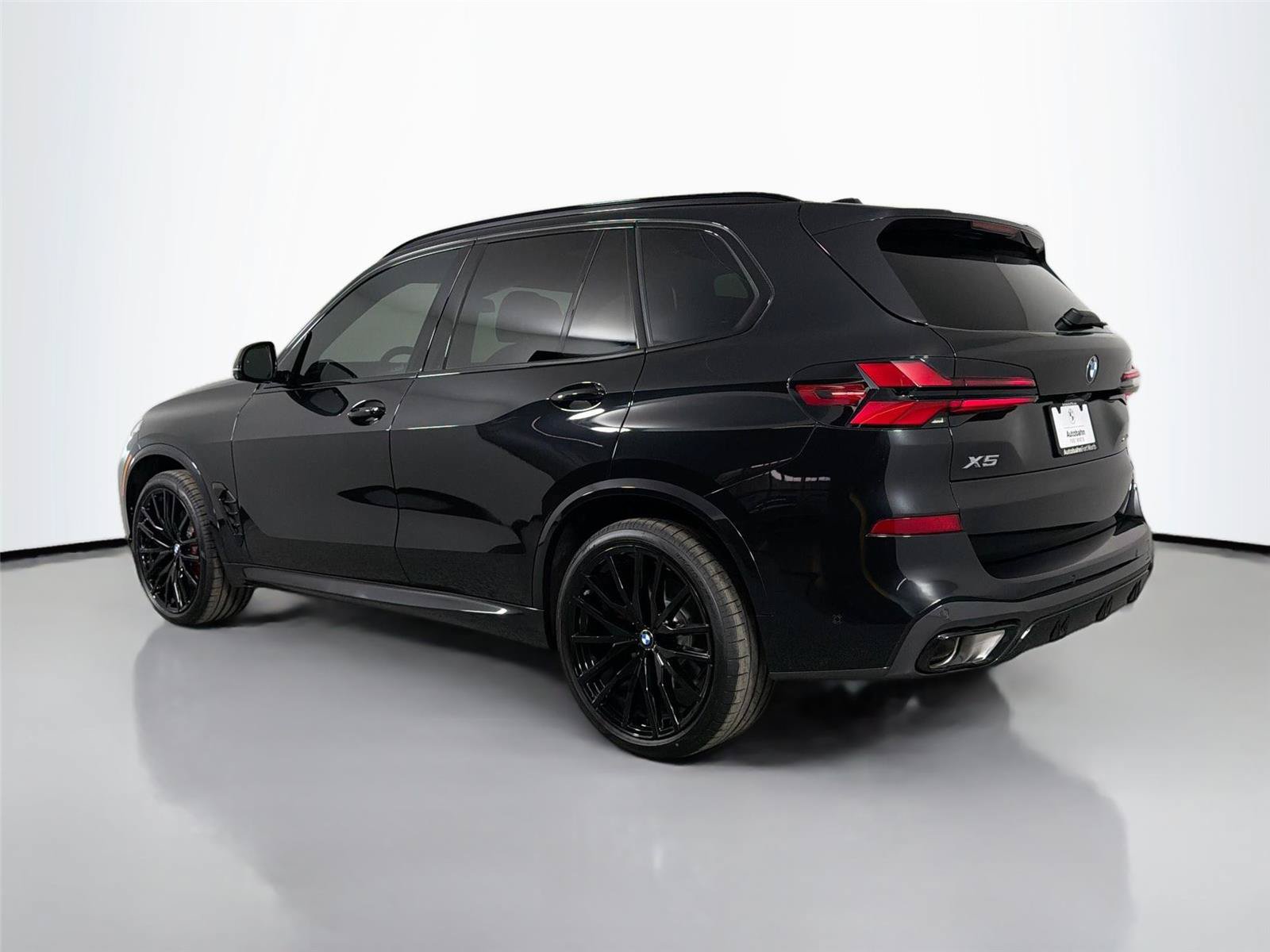 New 2026 BMW X5 xDrive40i w/ M Sport Package AWD/4WD image 8