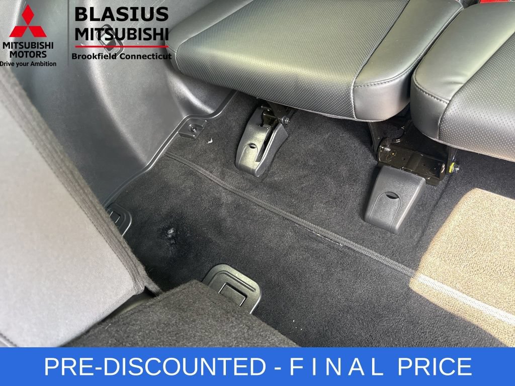 Used 2025 Hyundai Santa Fe SEL FWD image 35
