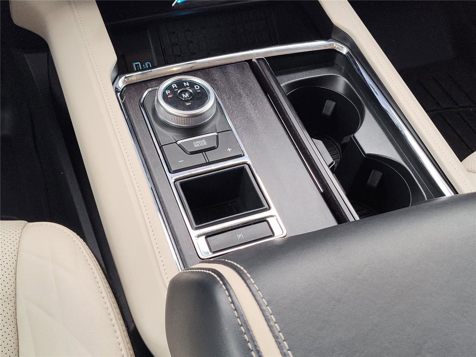 Used 2024 Ford Expedition Platinum image 22