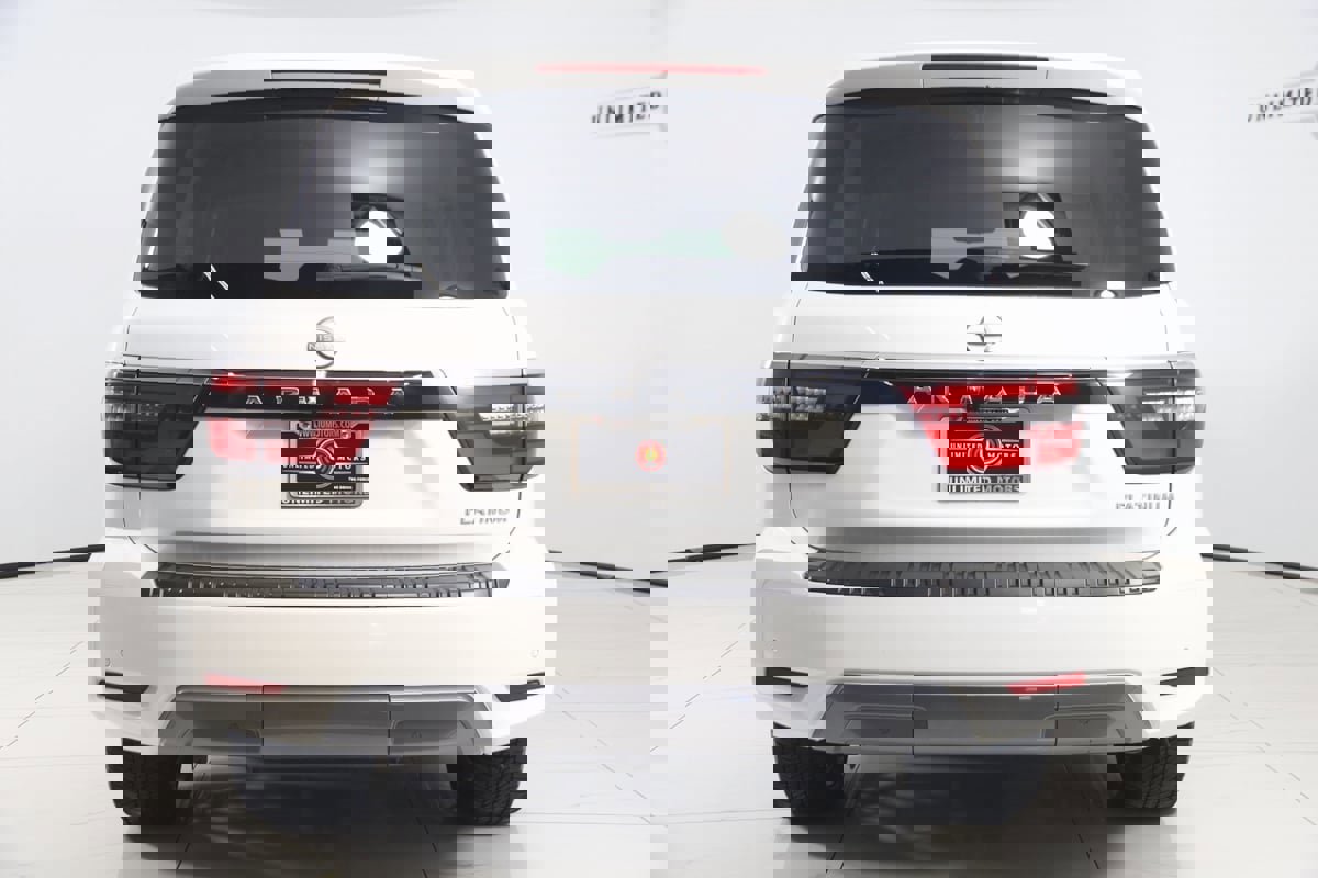 Used 2024 Nissan Armada Platinum w/ Captain's Chairs Package image 3