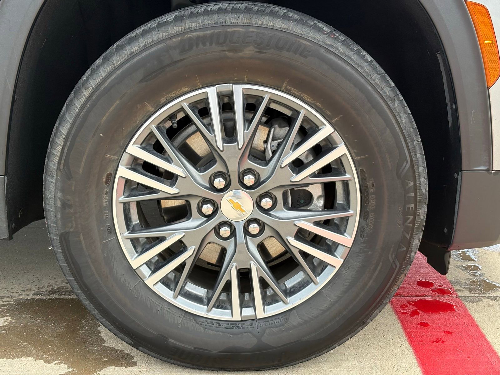 Certified 2025 Chevrolet Traverse LT FWD image 10