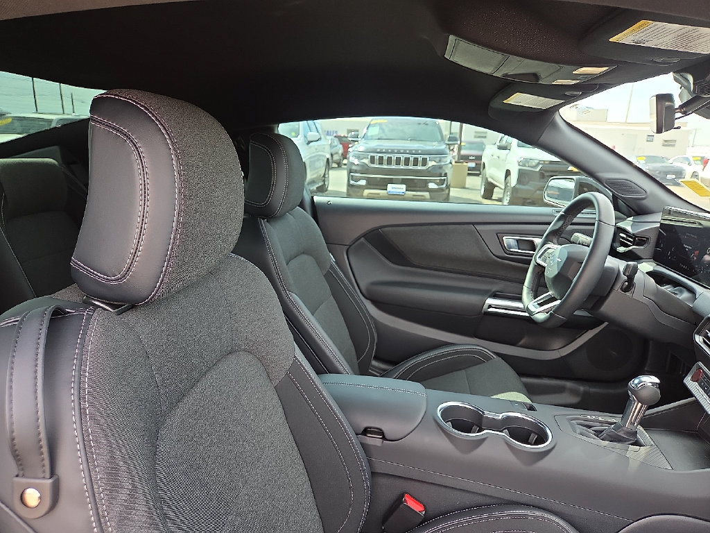 Used 2026 Ford Mustang Coupe RWD image 12