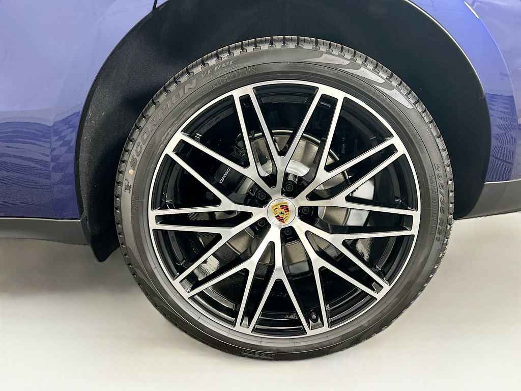 Used 2026 Porsche Macan AWD/4WD image 32