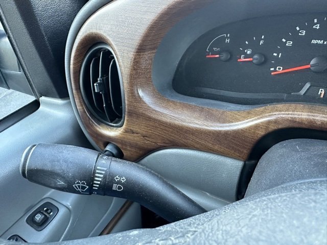 Used 2004 Ford E-150 and Econoline 150 image 14