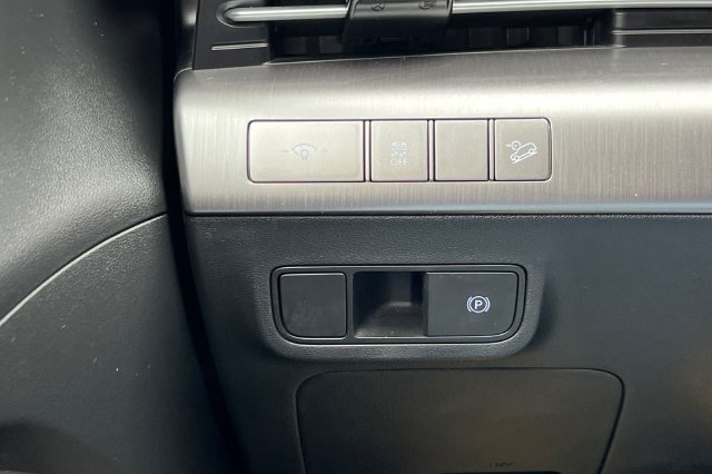 Used 2025 Hyundai Kona SEL FWD image 36