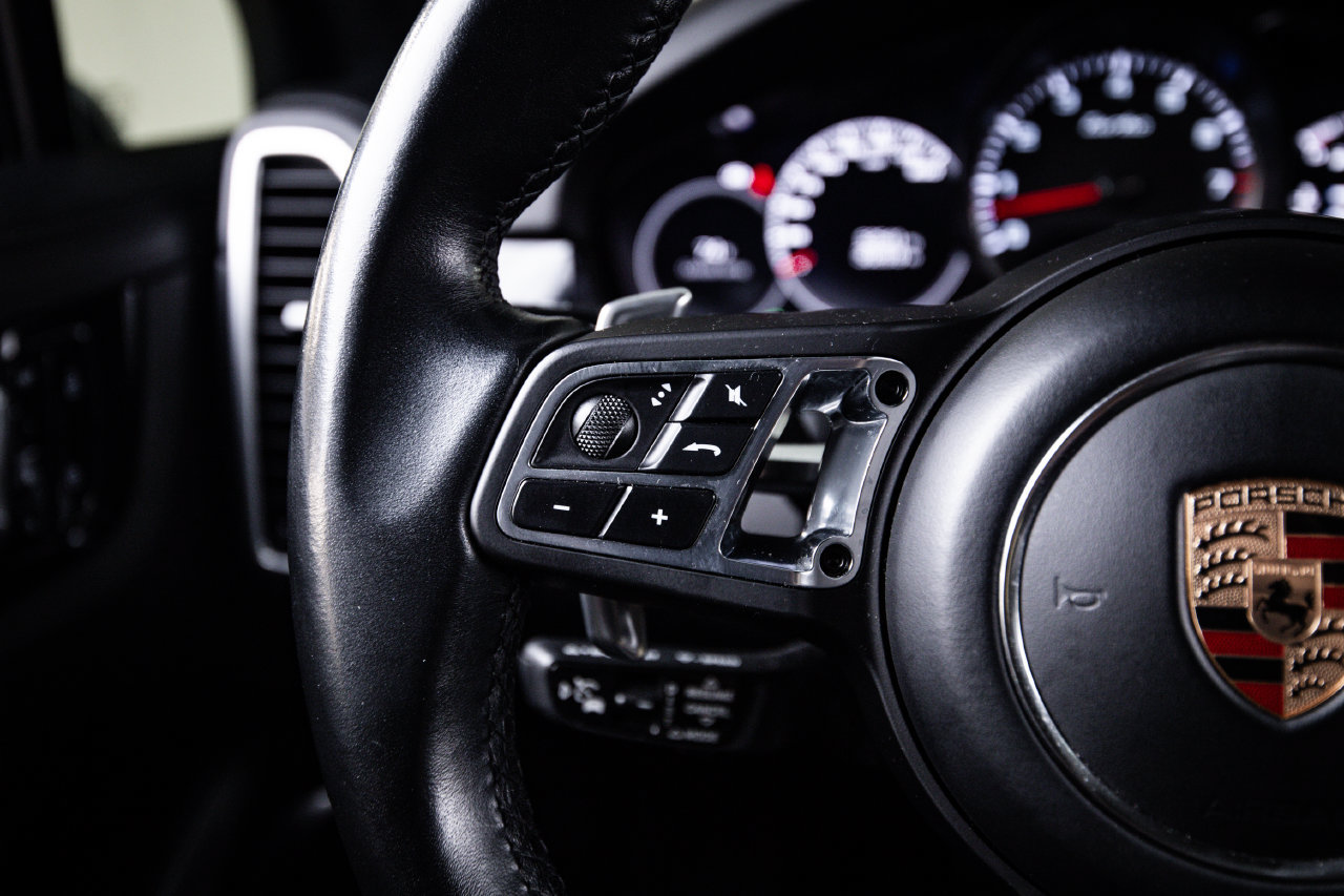 Certified 2020 Porsche Cayenne Turbo AWD/4WD image 17