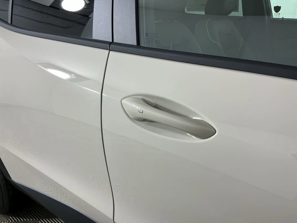 New 2026 Chevrolet Trax ACTIV w/ Driver Confidence Package FWD image 13