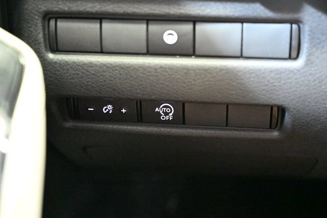 Used 2023 Nissan Rogue SV FWD image 39