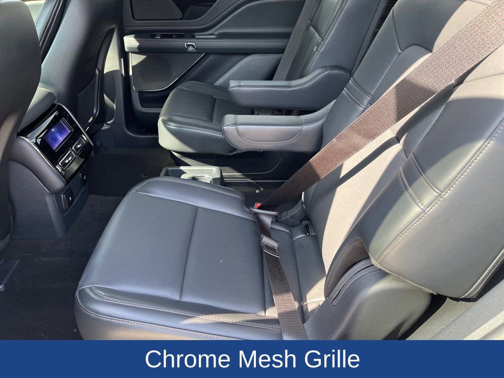 Used 2025 Lincoln Aviator 2WD image 12