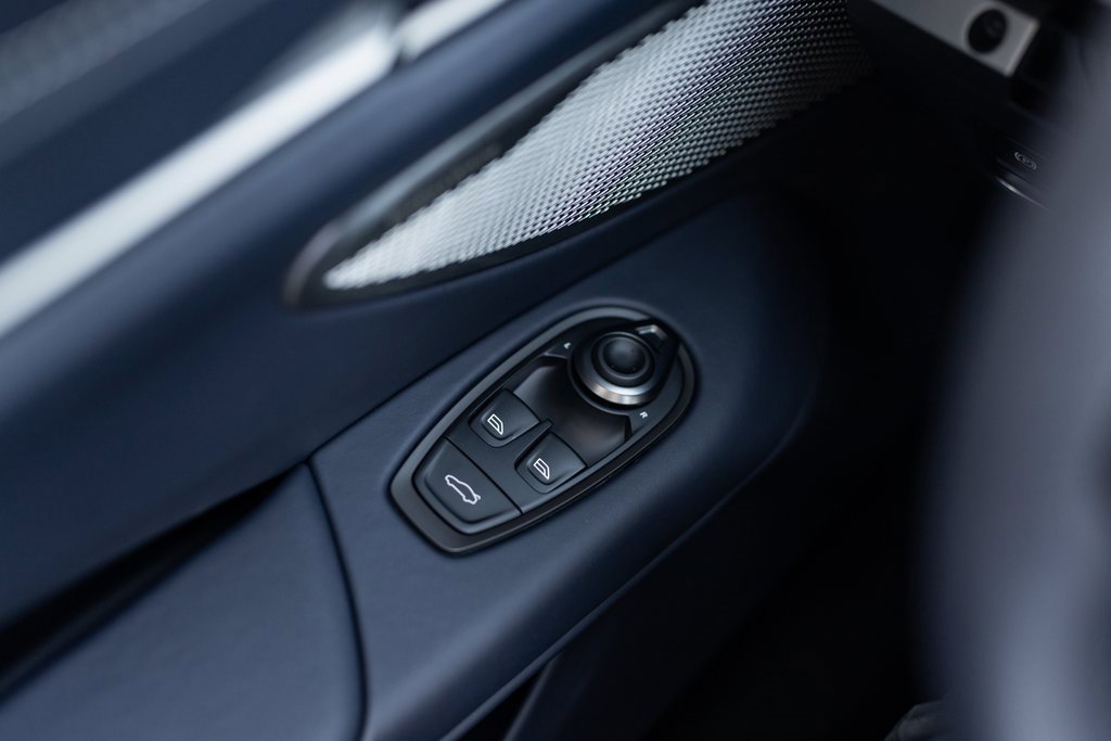 New 2026 Aston Martin V8 Vantage Volante image 33