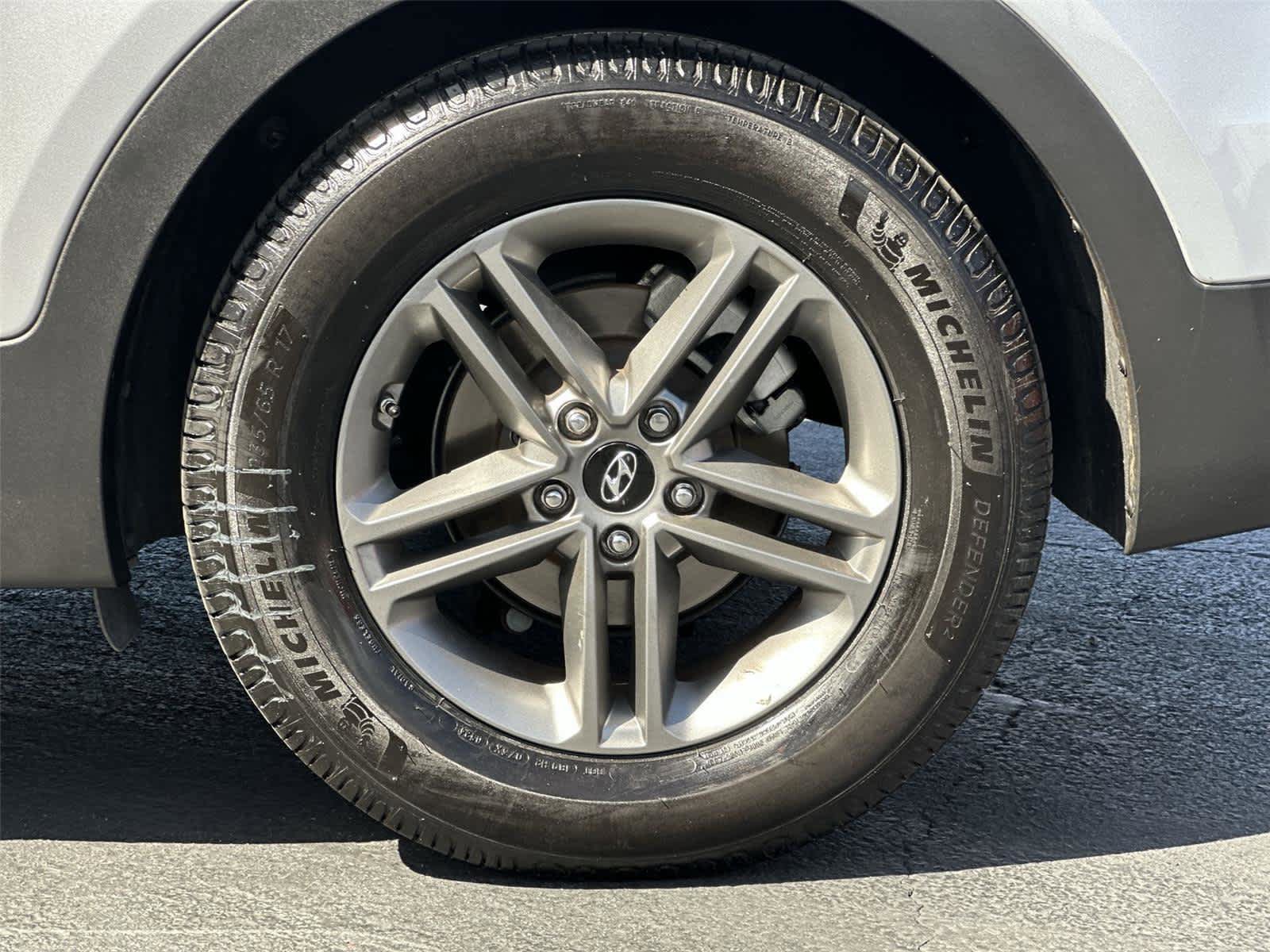 Used 2017 Hyundai Santa Fe Sport w/ 2.4L Tech Package 04 FWD image 9