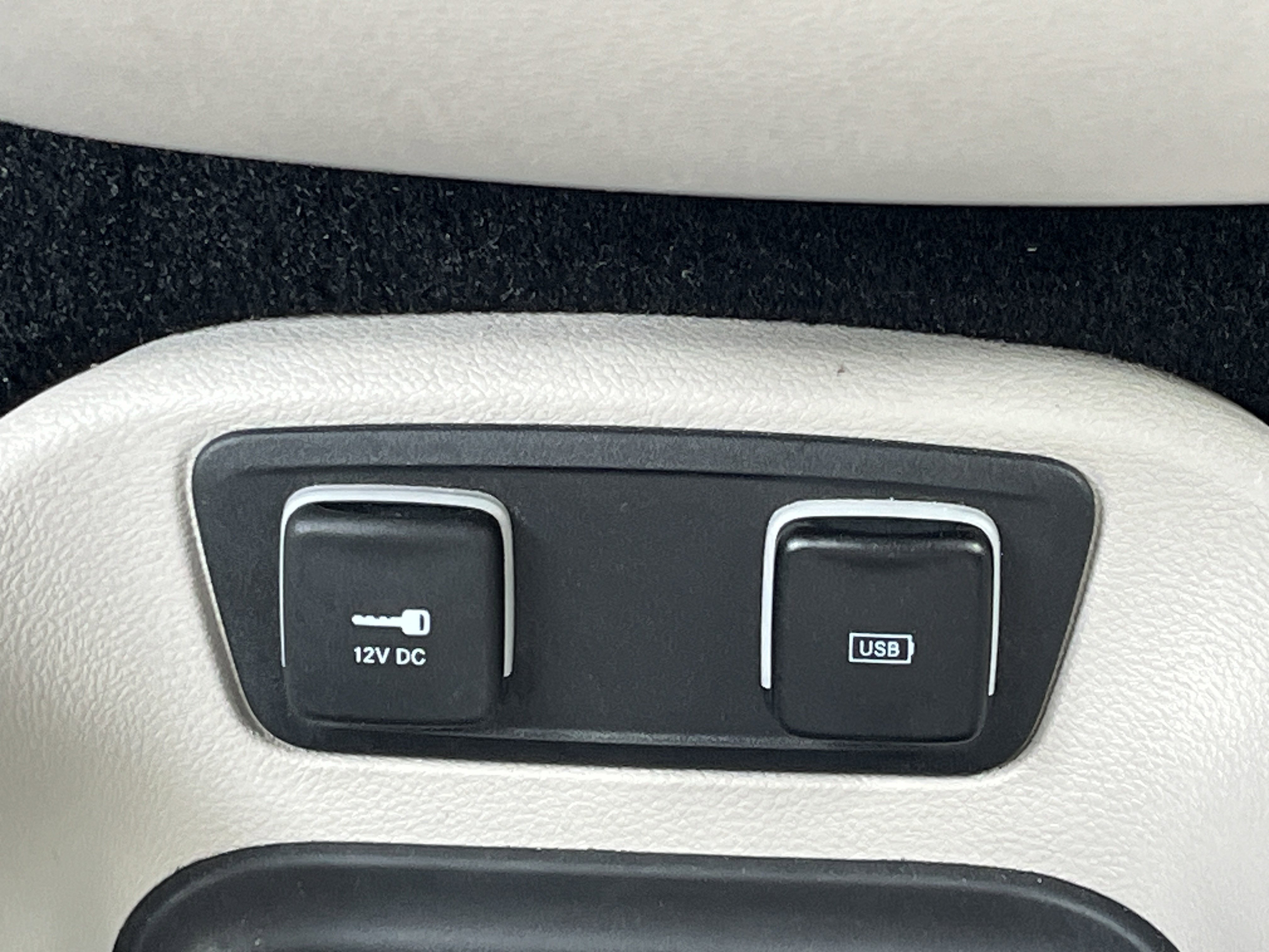 Used 2018 Chrysler Pacifica Touring-L w/ Advanced Safetytec Group image 7