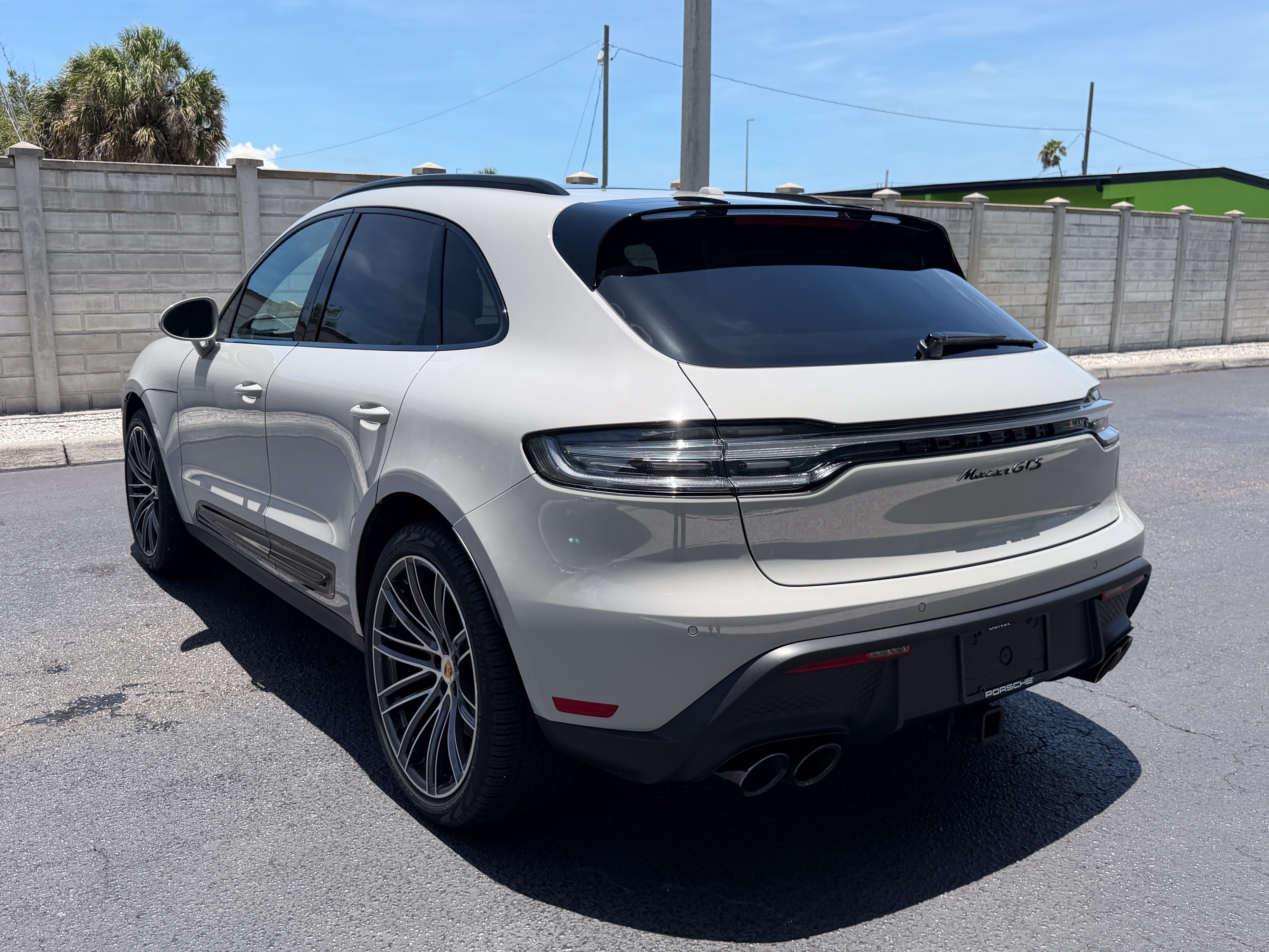 Certified 2025 Porsche Macan GTS AWD/4WD image 2