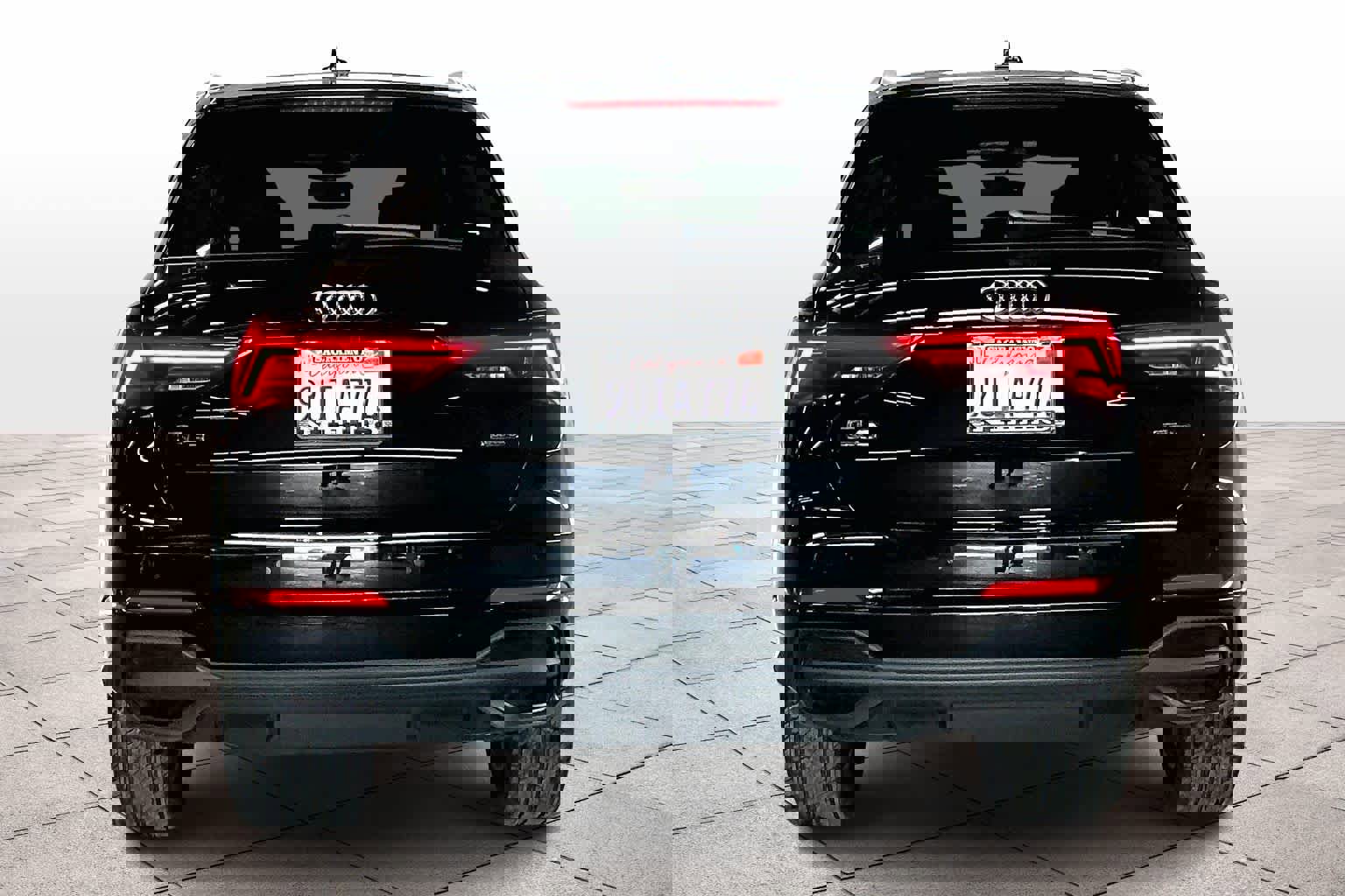 Certified 2025 Audi Q3 2.0T Premium w/ Convenience Package image 7