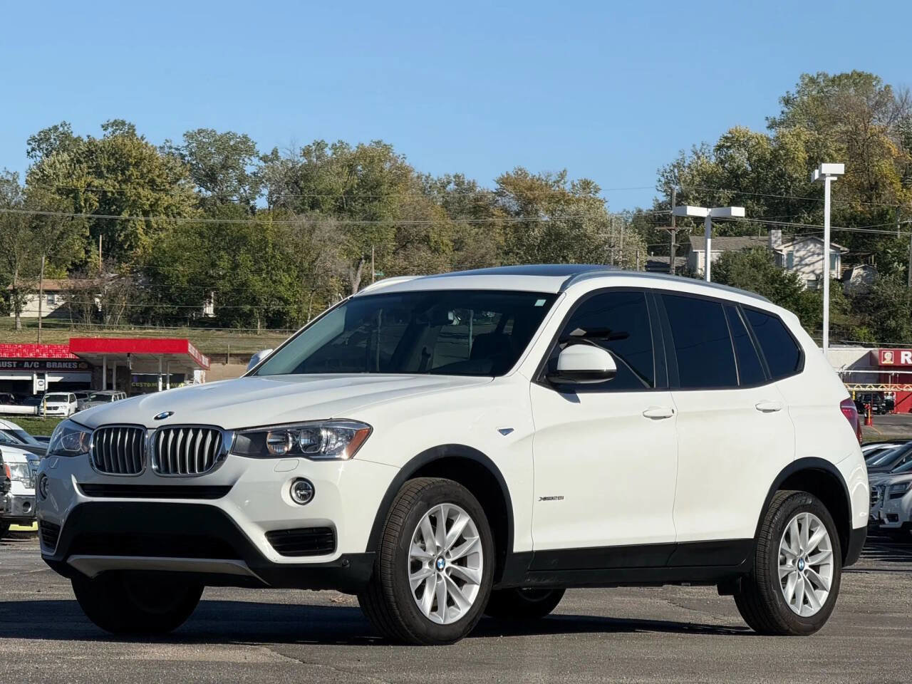 Used 2017 BMW X3 xDrive28i image 3