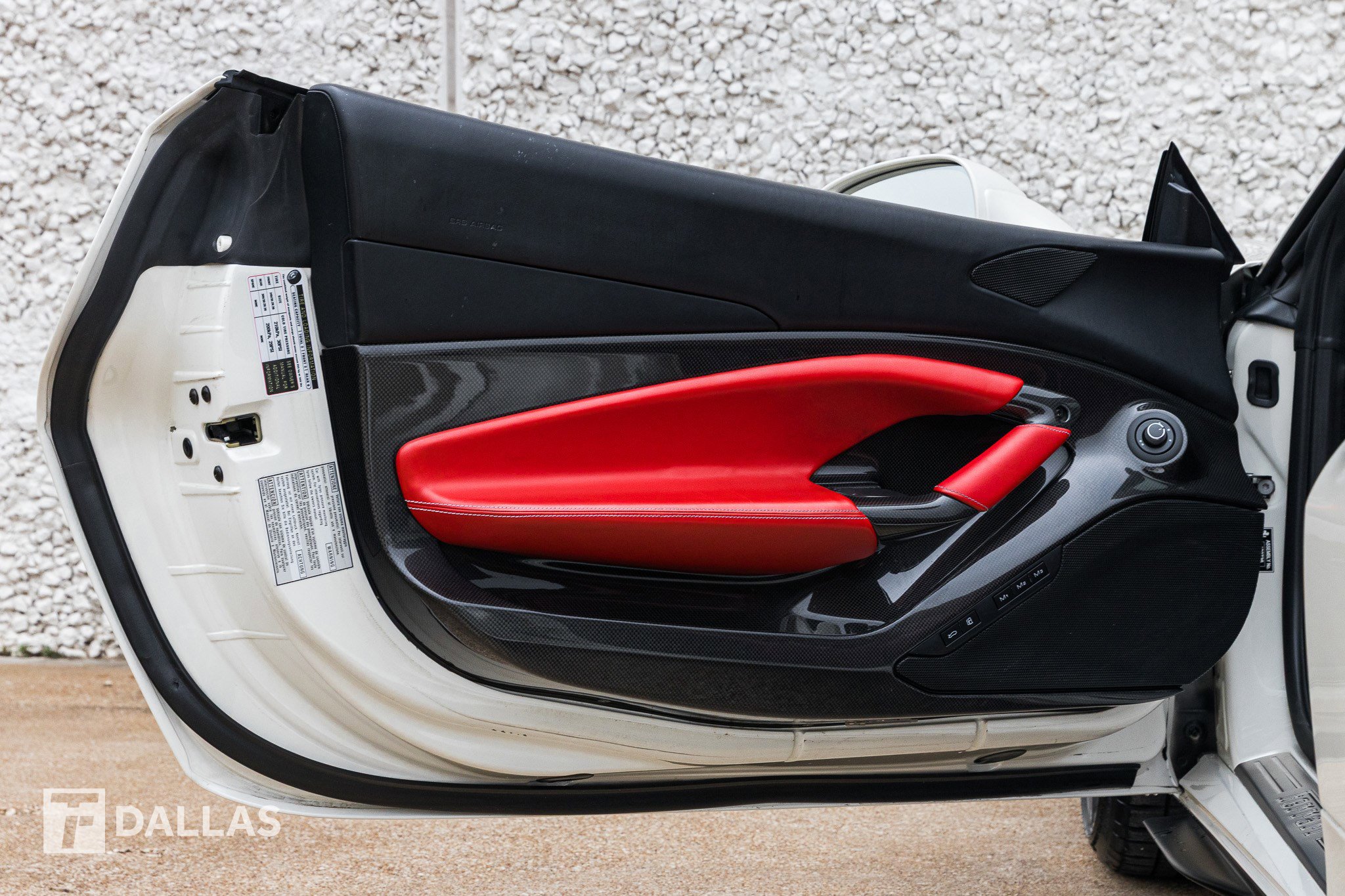 Used 2021 Ferrari F8 Tributo image 21