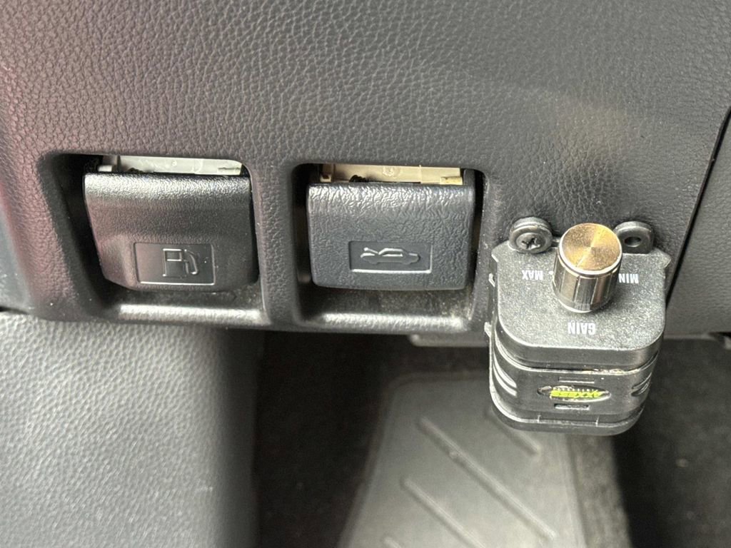 Used 2023 Toyota RAV4 XLE image 28