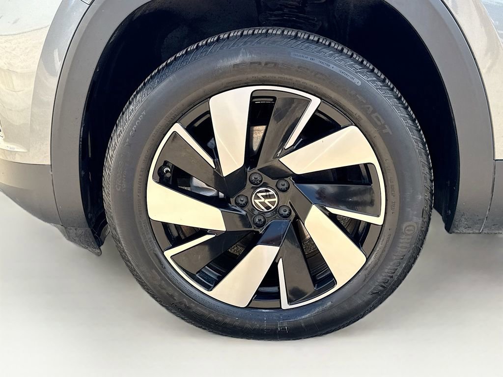 Used 2024 Volkswagen Atlas Cross Sport SE image 41