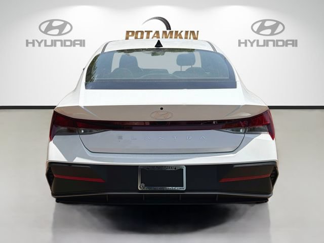 New 2026 Hyundai Elantra SE FWD image 6