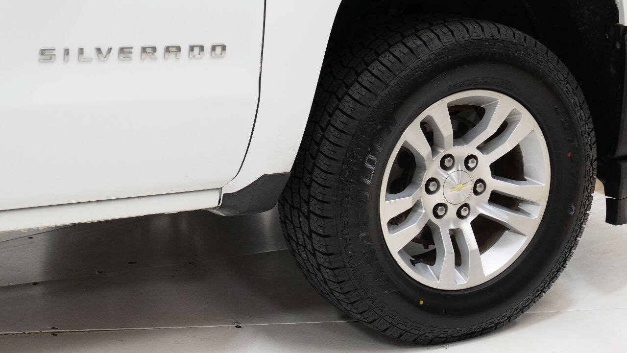 Used 2018 Chevrolet Silverado 1500 W/T RWD image 60