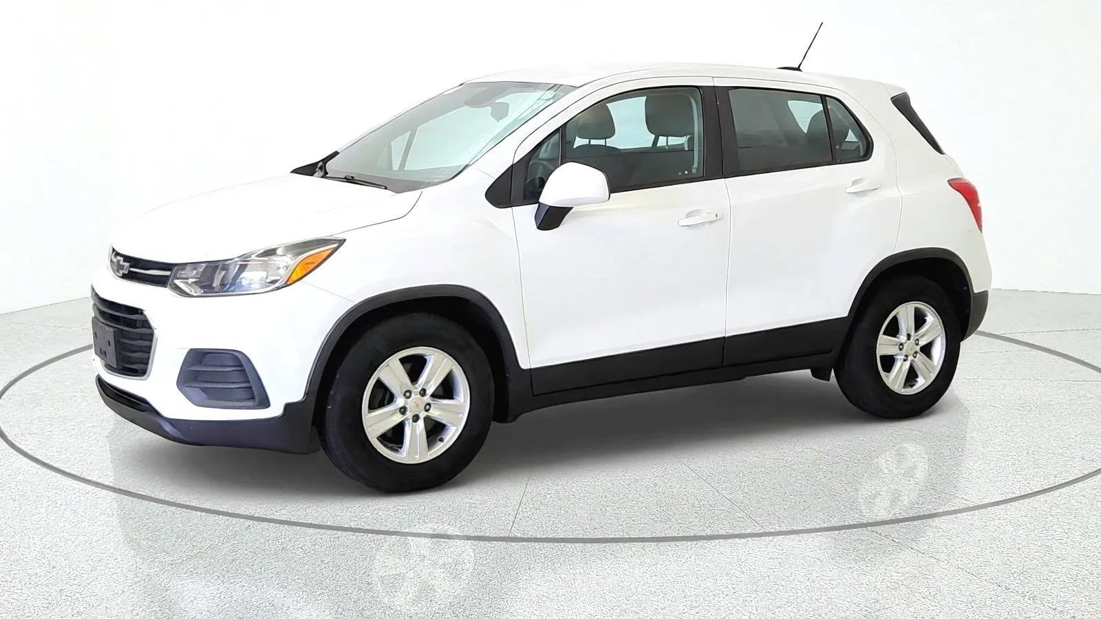 Used 2020 Chevrolet Trax LS FWD image 4