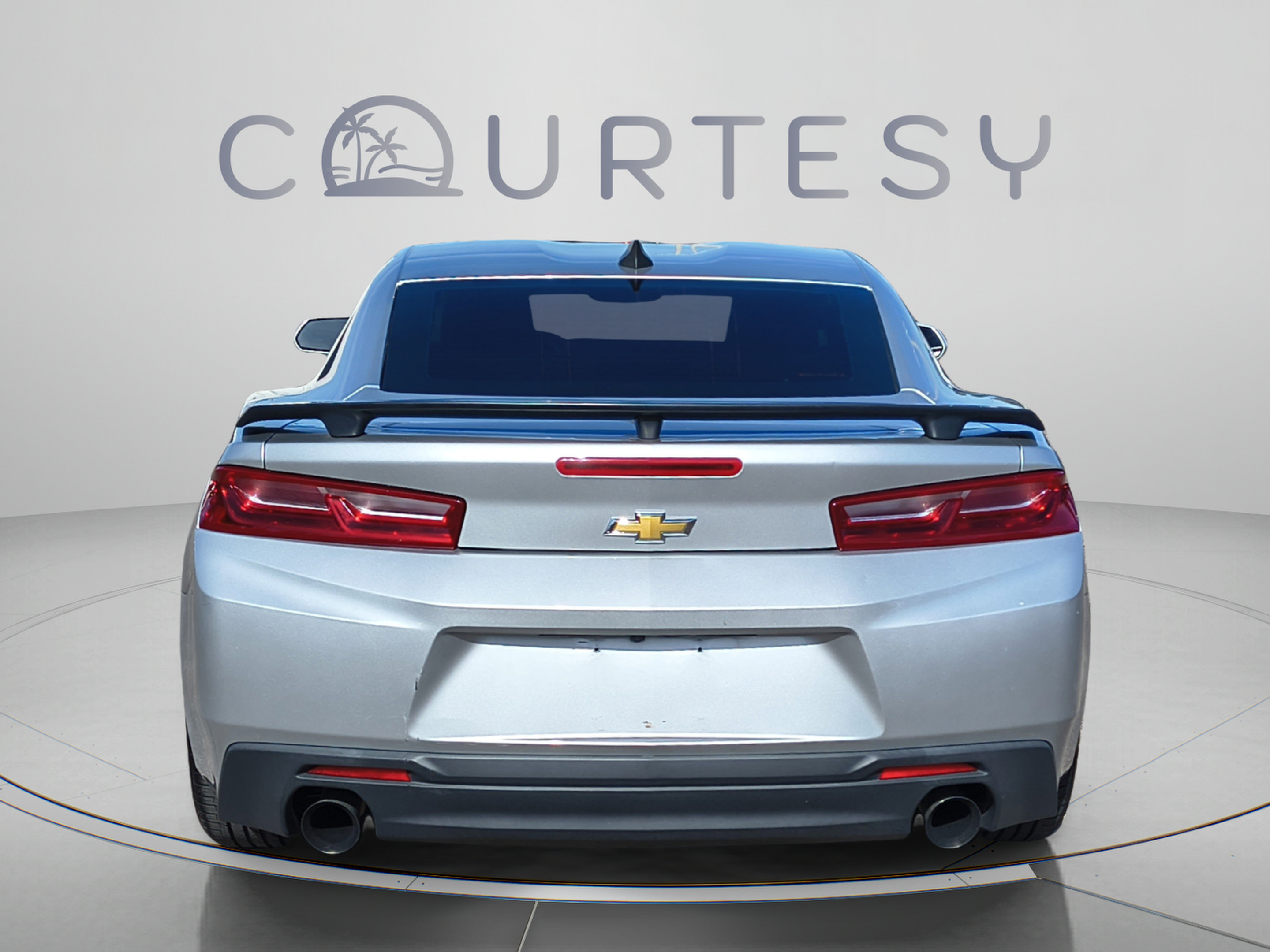 Used 2018 Chevrolet Camaro LT RWD image 6
