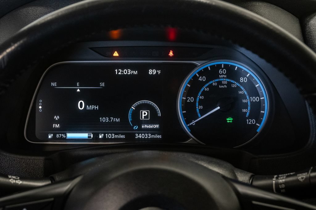 Used 2020 Nissan Leaf SV w/ SV Technology Package FWD image 14