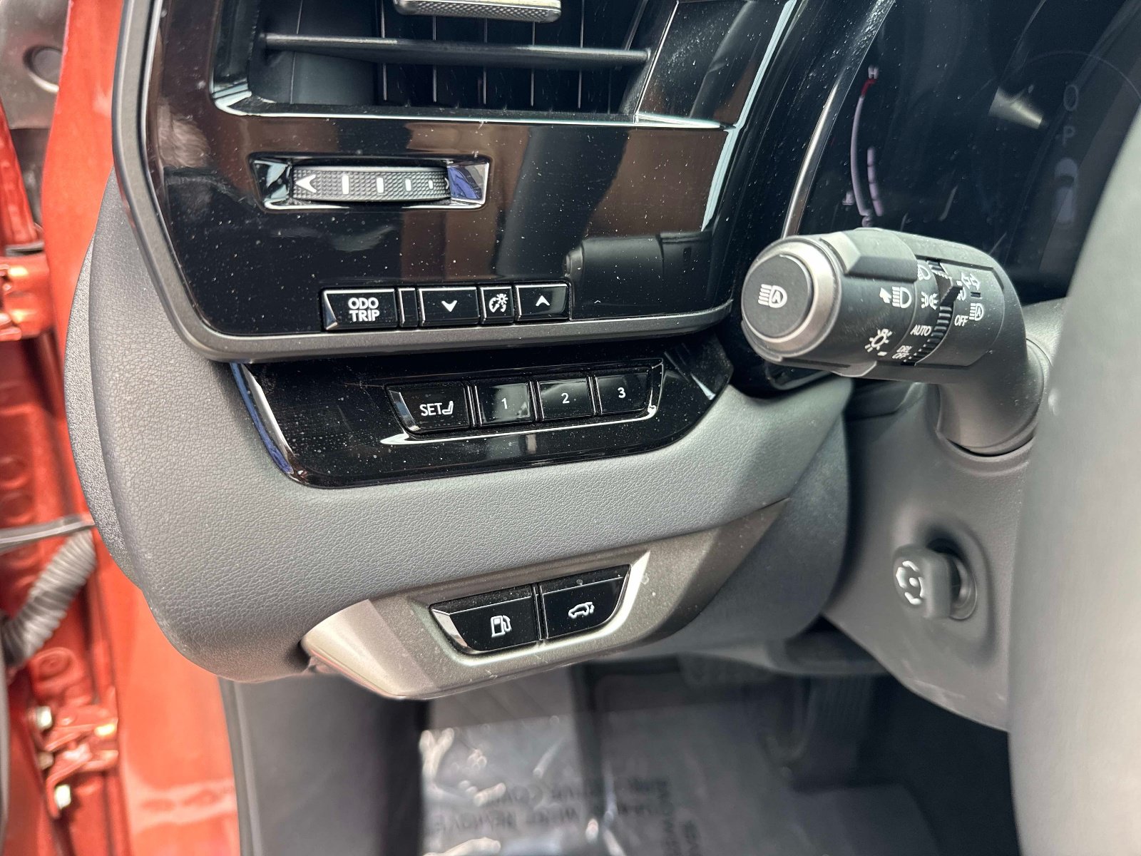 Used 2023 Lexus RX 350 FWD w/ Cold Area Package image 33