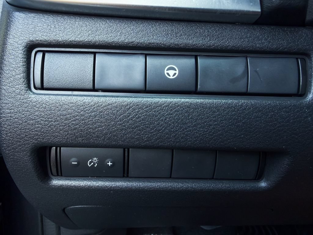 Certified 2022 Nissan Rogue SV FWD image 27