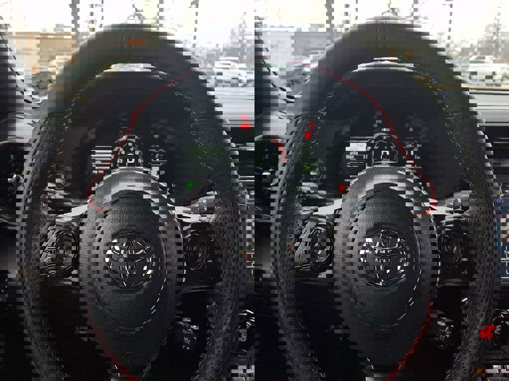 Used 2024 Toyota GR86 Premium image 19