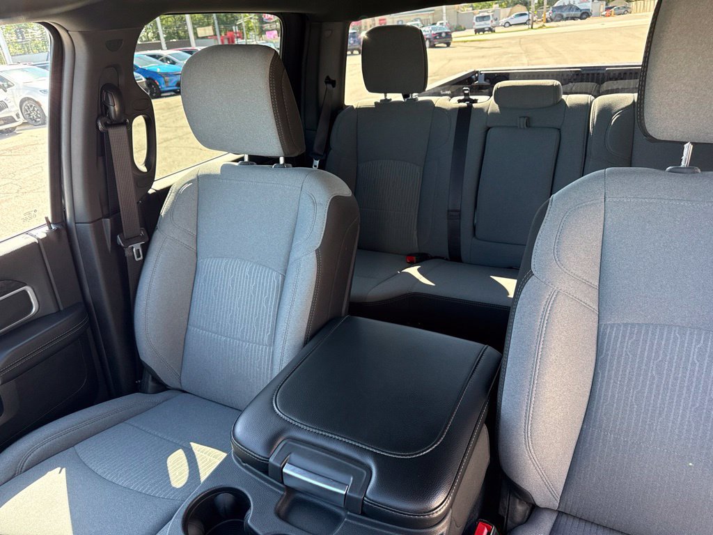 Used 2024 RAM 2500 Big Horn AWD/4WD image 57