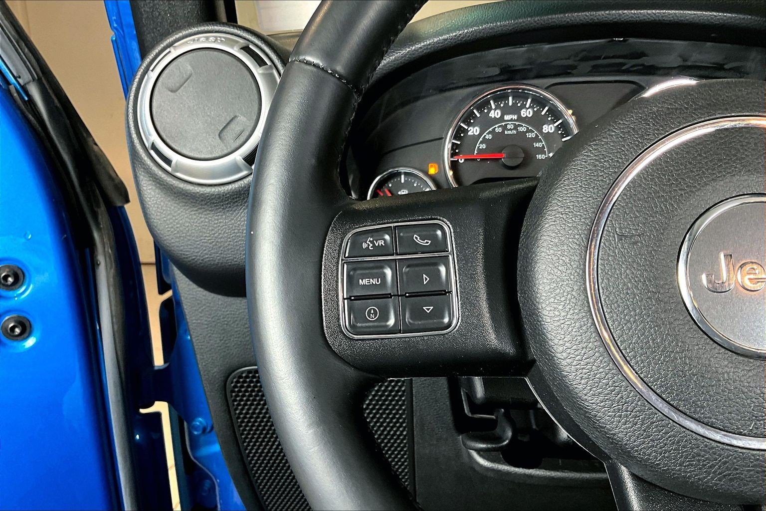 Used 2015 Jeep Wrangler Sahara w/ Connectivity Group AWD/4WD image 12