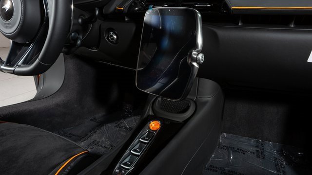 New 2025 McLaren Artura image 16