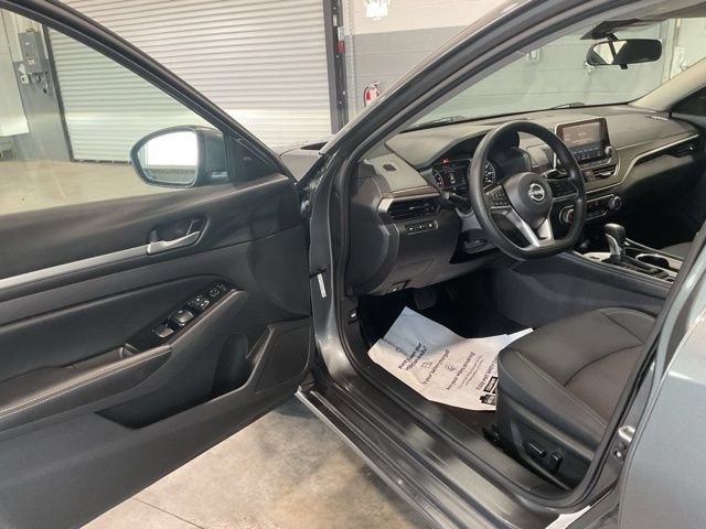 Used 2023 Nissan Altima 2.5 SV AWD/4WD image 9