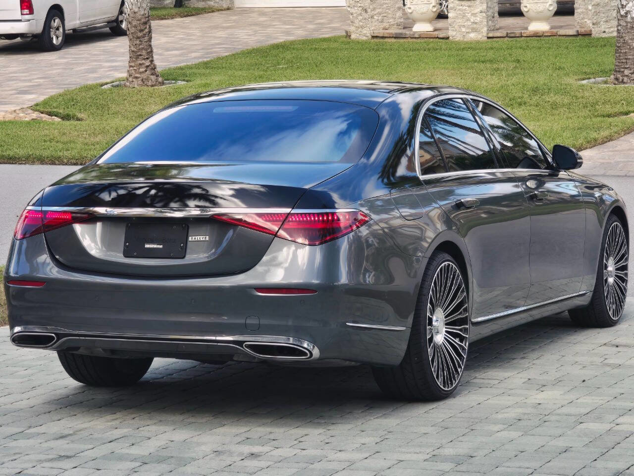 Used 2022 Mercedes-Benz S 580 4MATIC Sedan w/ Rear Seat Package image 41