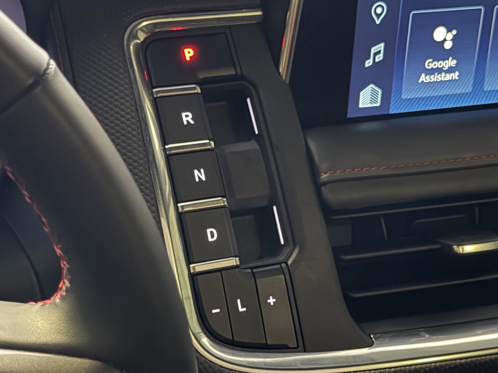 Used 2024 Chevrolet Suburban RST w/ Luxury Package image 19