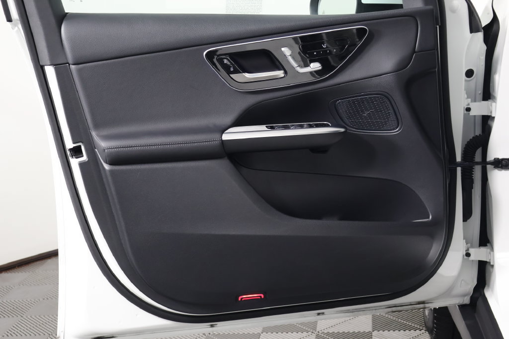 Certified 2026 Mercedes-Benz GLC 300 image 12
