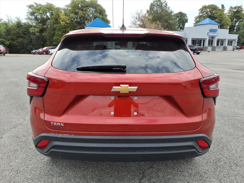 Certified 2024 Chevrolet Trax LS w/ LS Convenience Package image 5