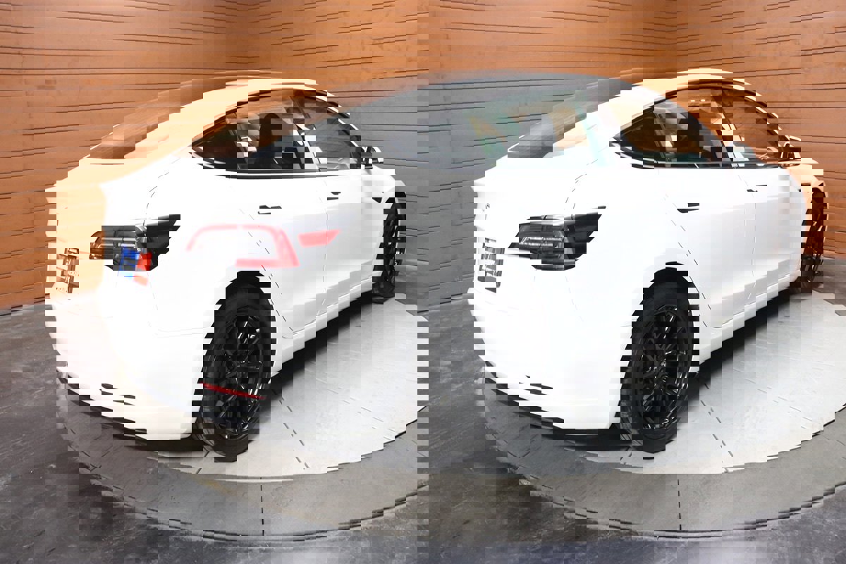 Used 2023 Tesla Model 3 Standard Range image 20