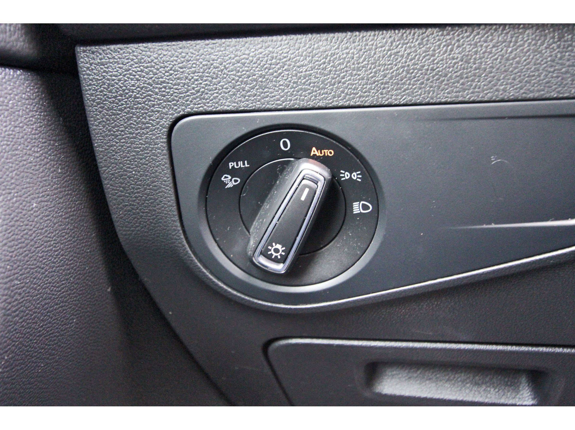 Used 2022 Volkswagen Tiguan SEL R-Line image 21