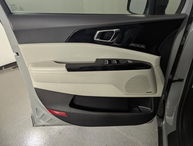 Used 2024 Kia Carnival SX Prestige image 9