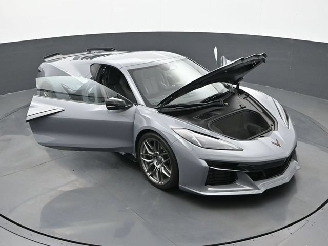Used 2025 Chevrolet Corvette Z06 RWD image 26