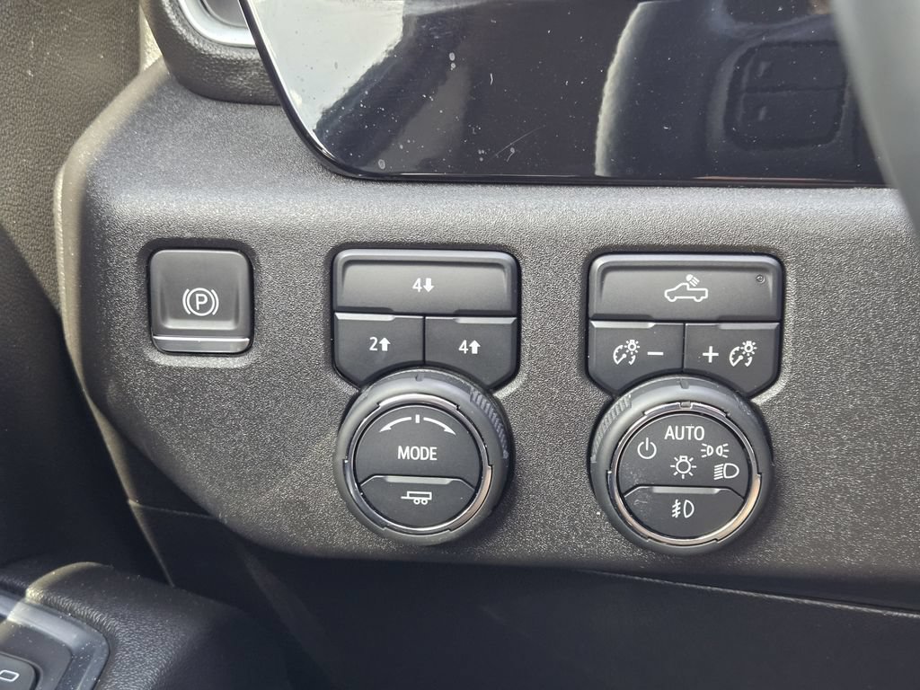 Used 2024 Chevrolet Silverado 2500 LT AWD/4WD image 22