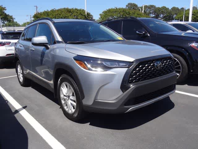 Used 2022 Toyota Corolla Cross LE AWD/4WD image 3