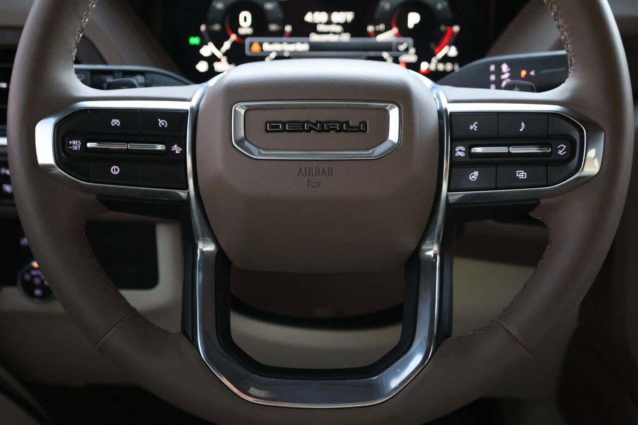 Used 2025 GMC Yukon XL Denali w/ Sun & Power Step Package image 19