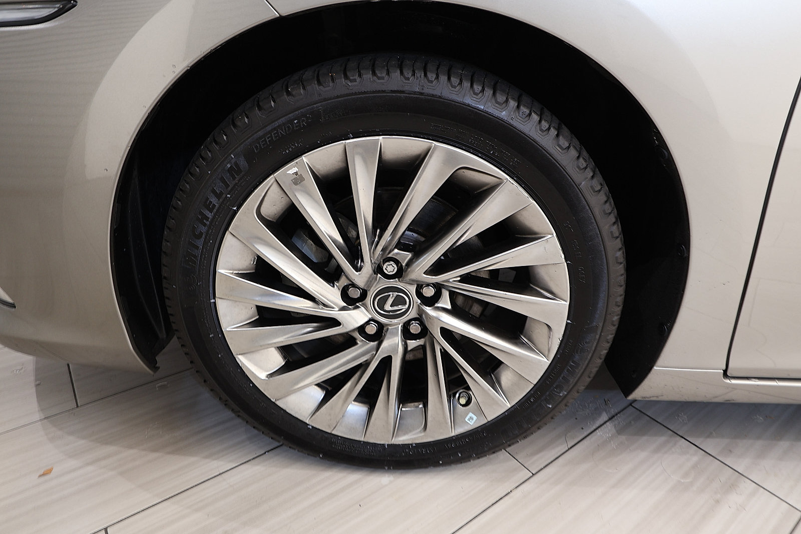 Used 2020 Lexus ES 300h w/ Accessory Package 2 FWD image 10